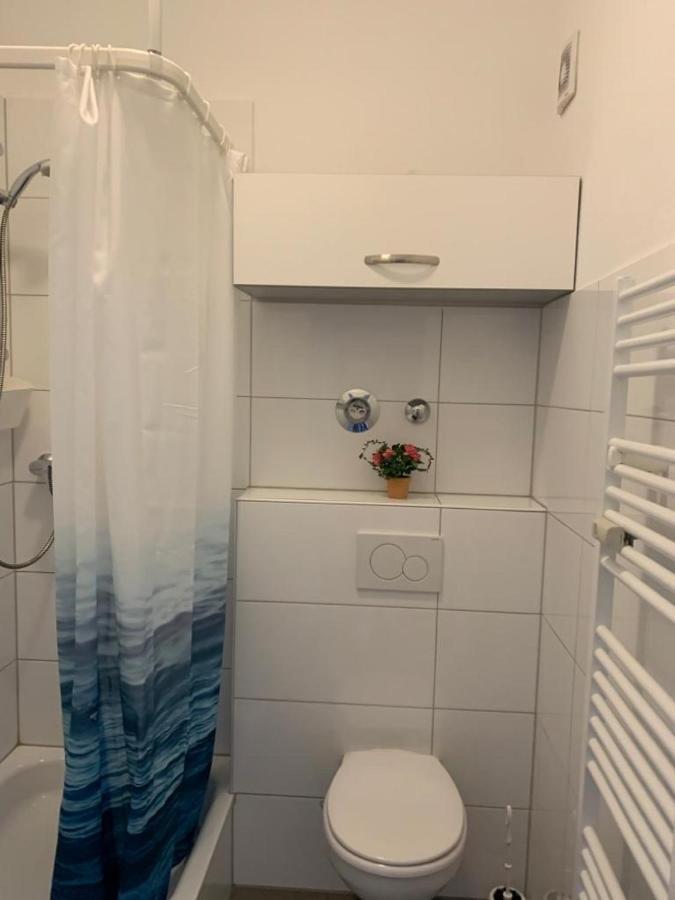 Alles Was Man Braucht, 1-zimmer Apartment *